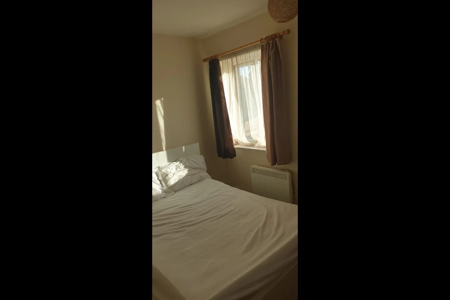 Room Nine Elms Close in Greater London