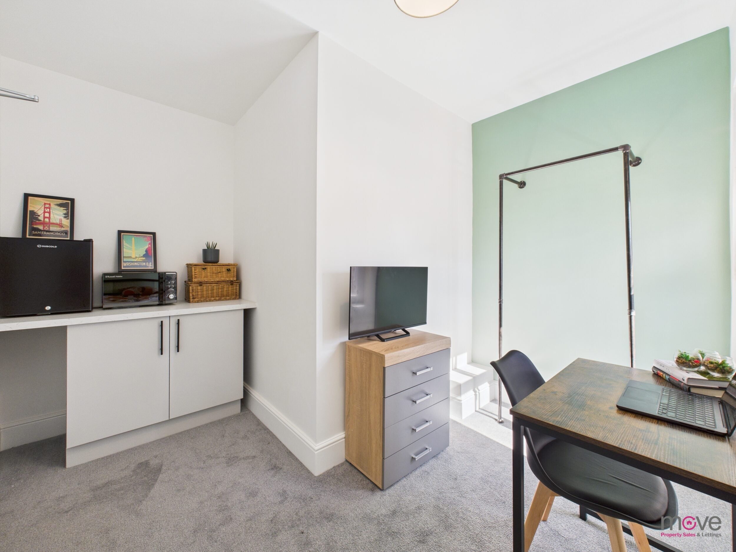 Room Bristol Road in Gloucester