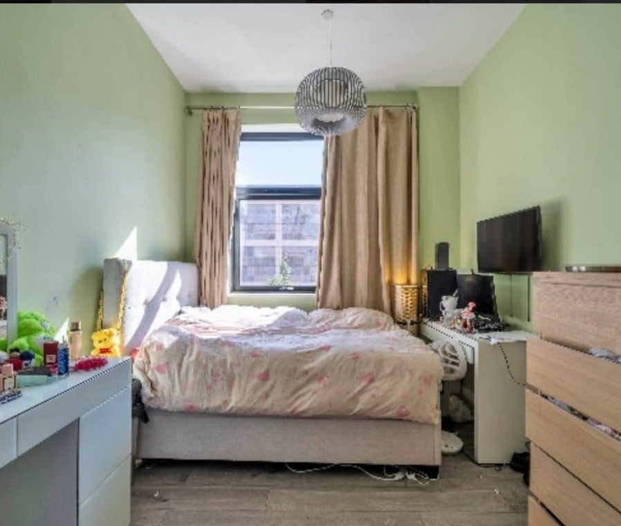 Room Nestle's Avenue in Greater London
