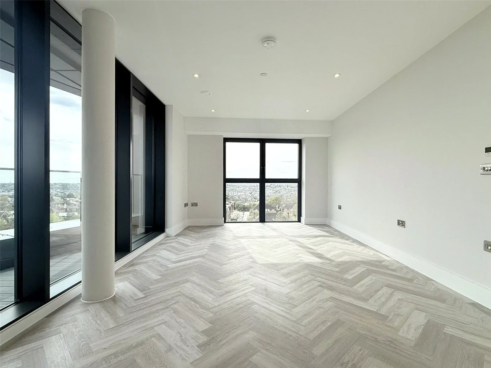 Flat Cockfosters Road in Greater London