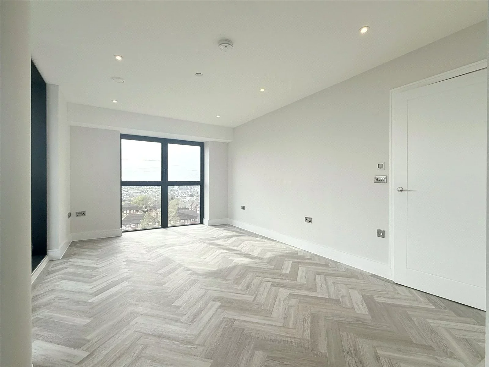 Flat Cockfosters Road in Greater London