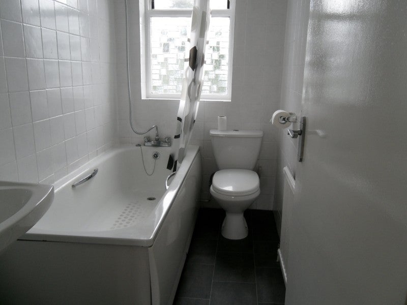Flat Seymour Gardens in Greater London