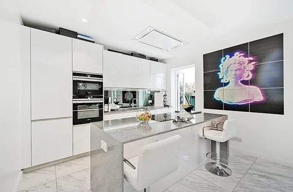 Flat Queensberry Mews West in Greater London