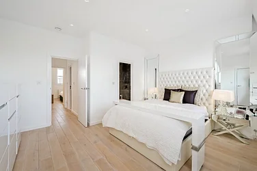 Flat Queensberry Mews West in Greater London