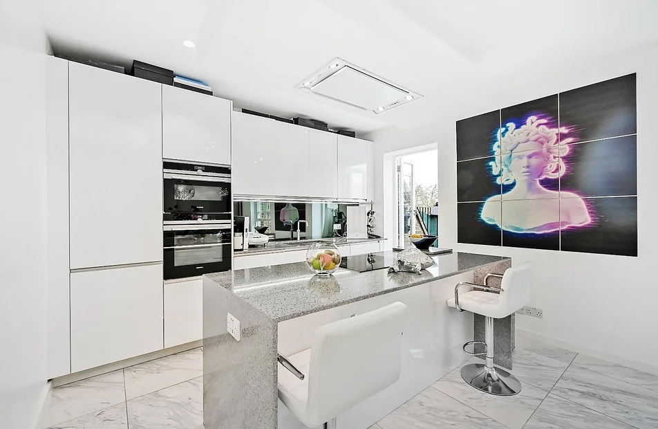 Flat Queensberry Mews West in Greater London