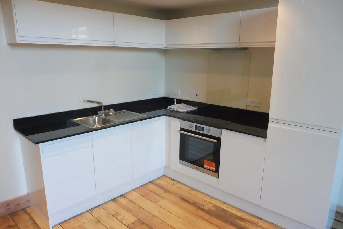 Flat Pendyris Street in Cardiff