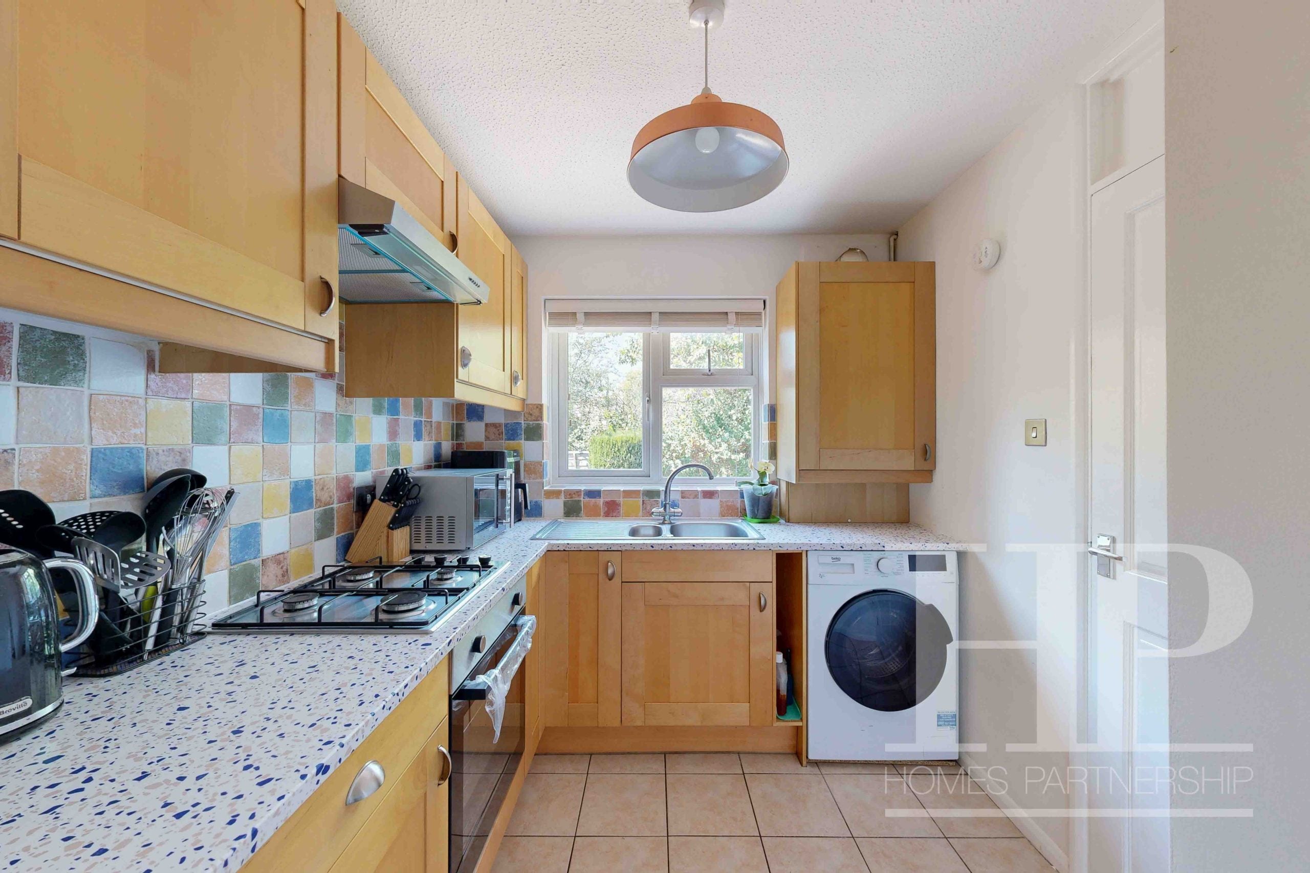 Flat Hunter Road in Crawley