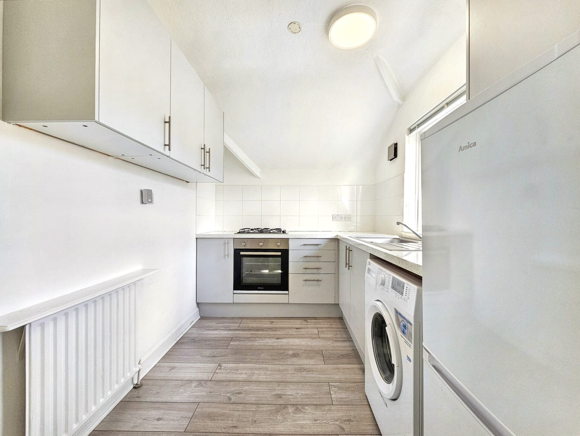 Flat Kingston Road in Greater London