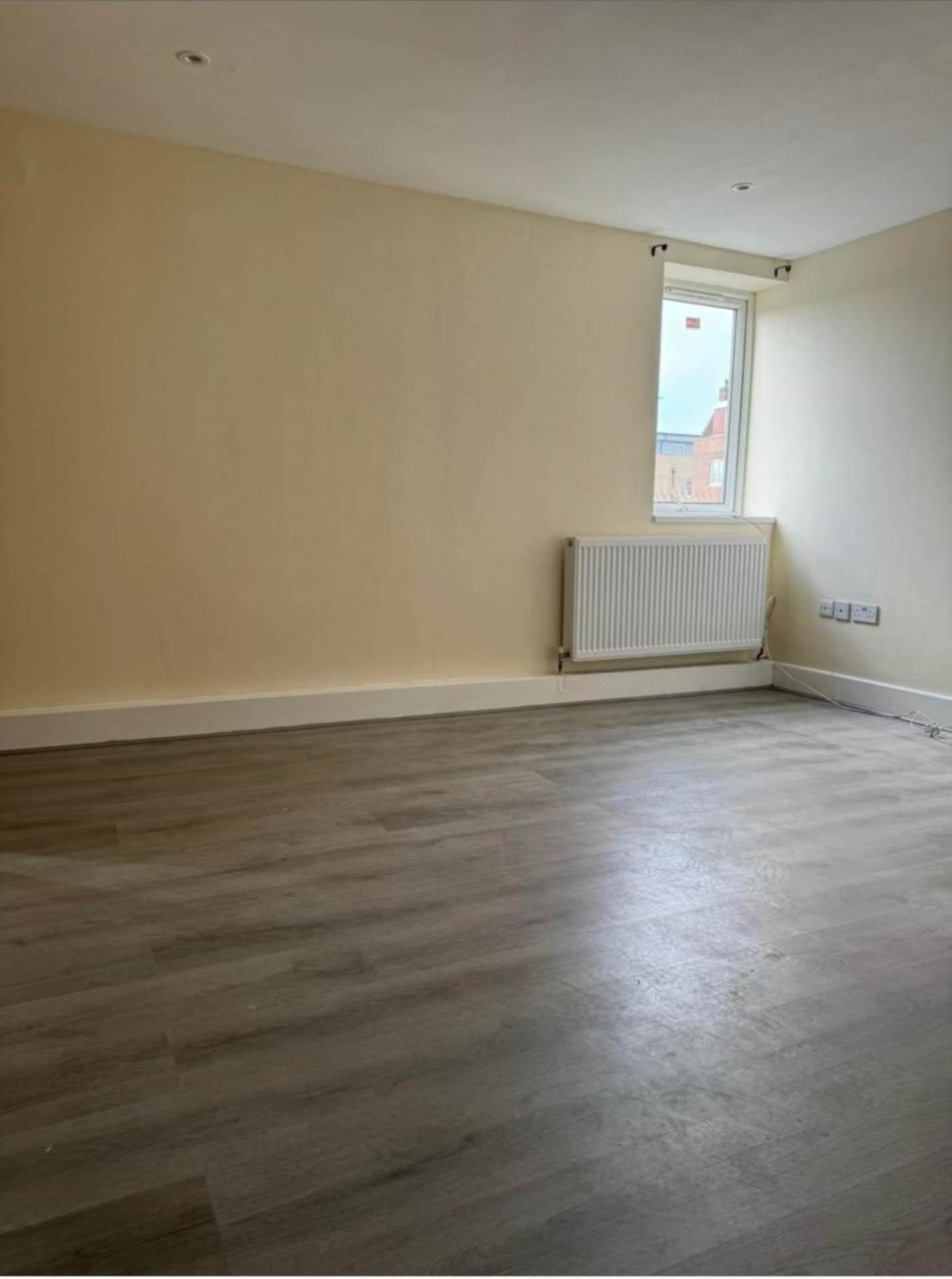 Flat Castleton Road in Greater London