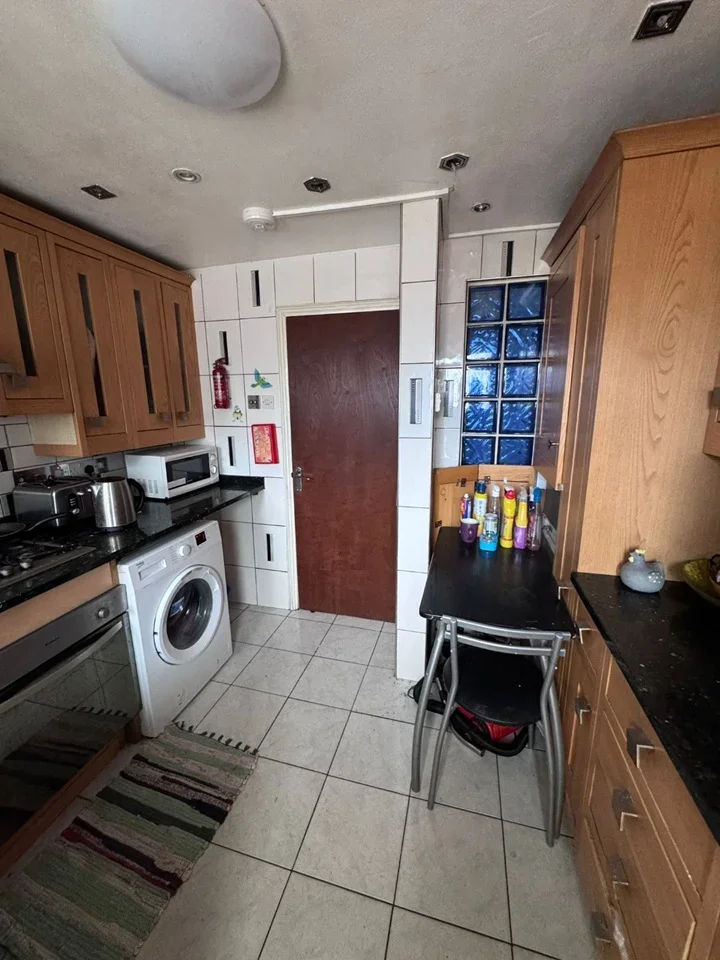 Room Mary Neuner Road in Greater London