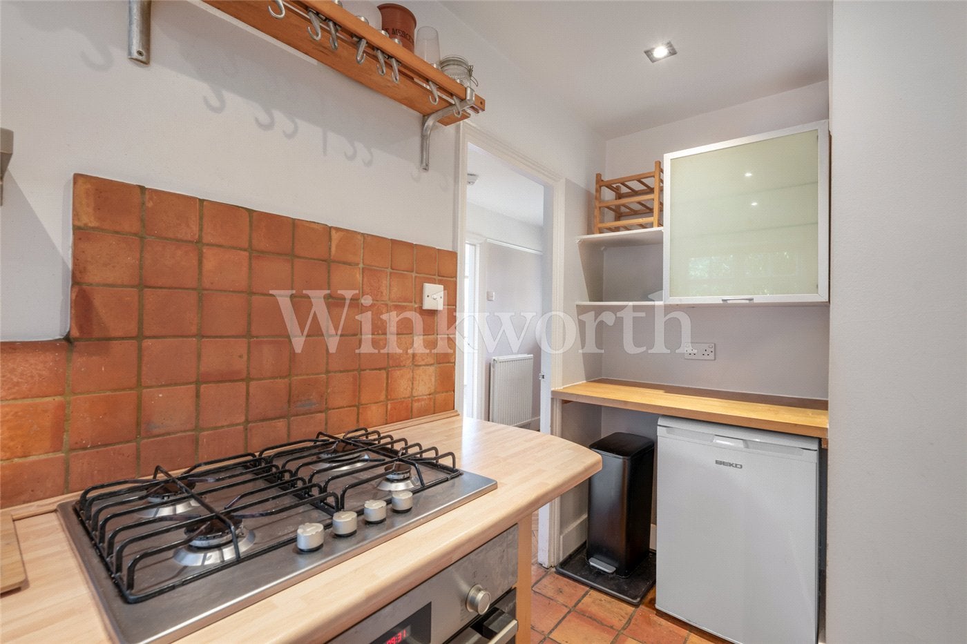 Flat Ossulton Way in Greater London