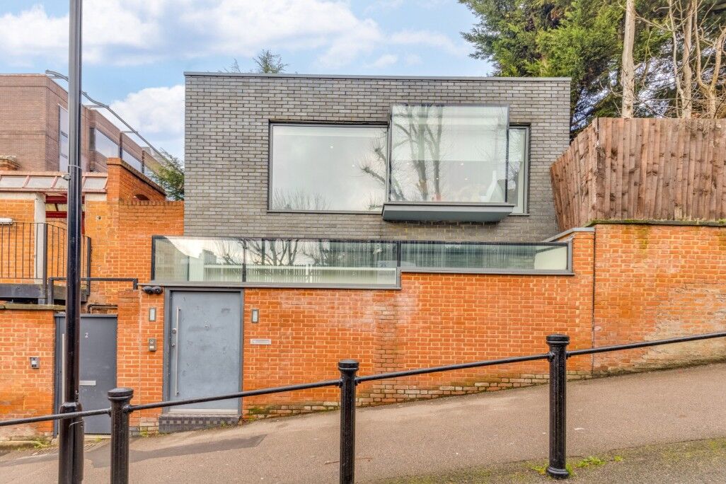 House Trinity Walk in Greater London