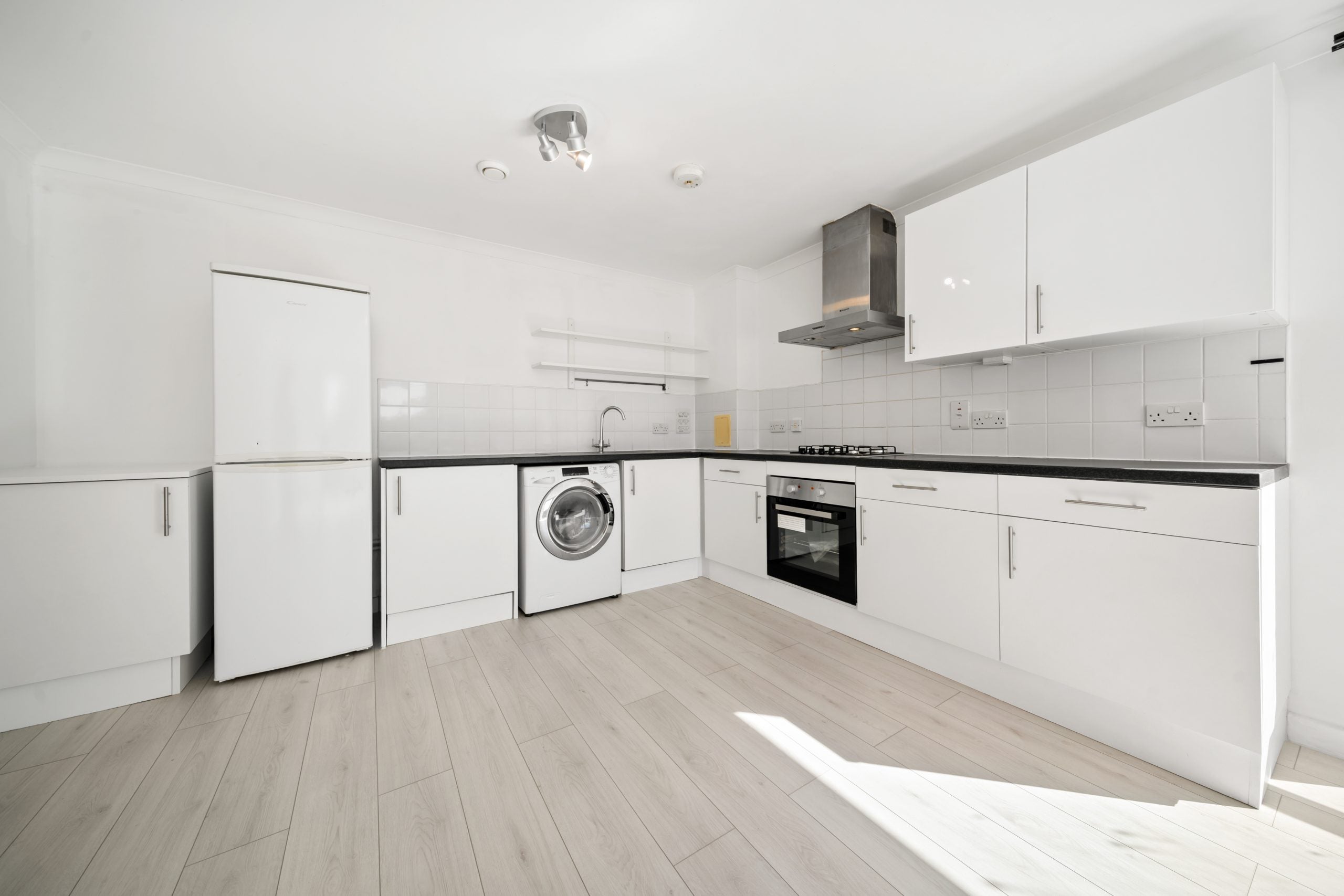 Flat Kennard Street in Greater London