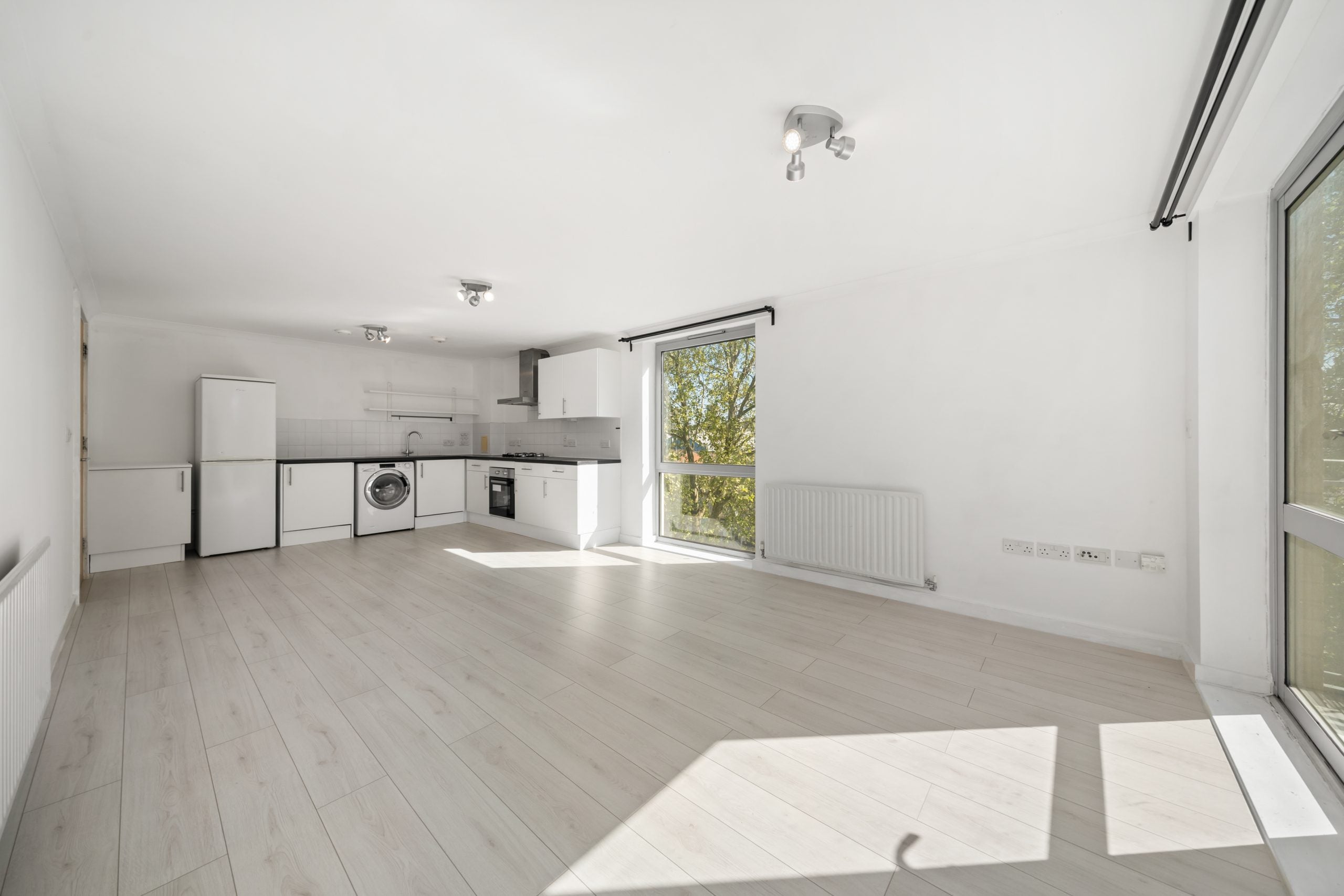 Flat Kennard Street in Greater London