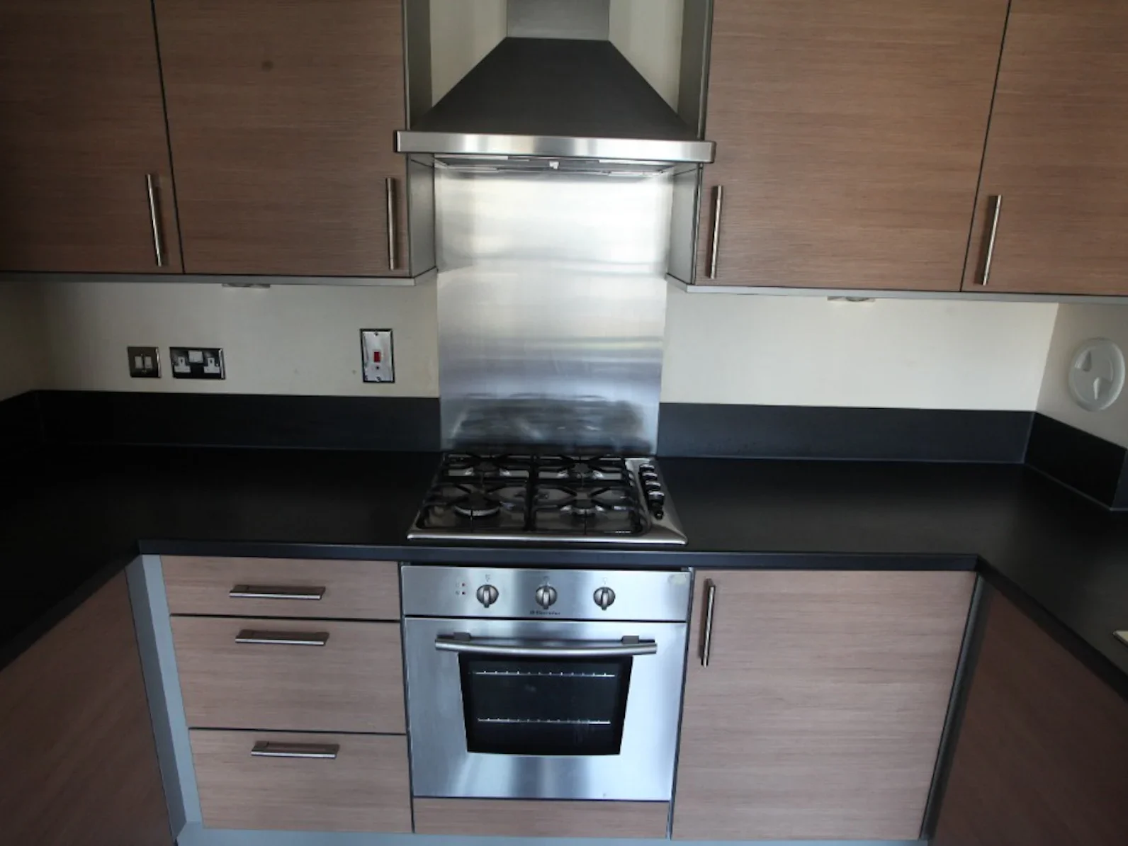 Flat Hawkhill Close in City of Edinburgh