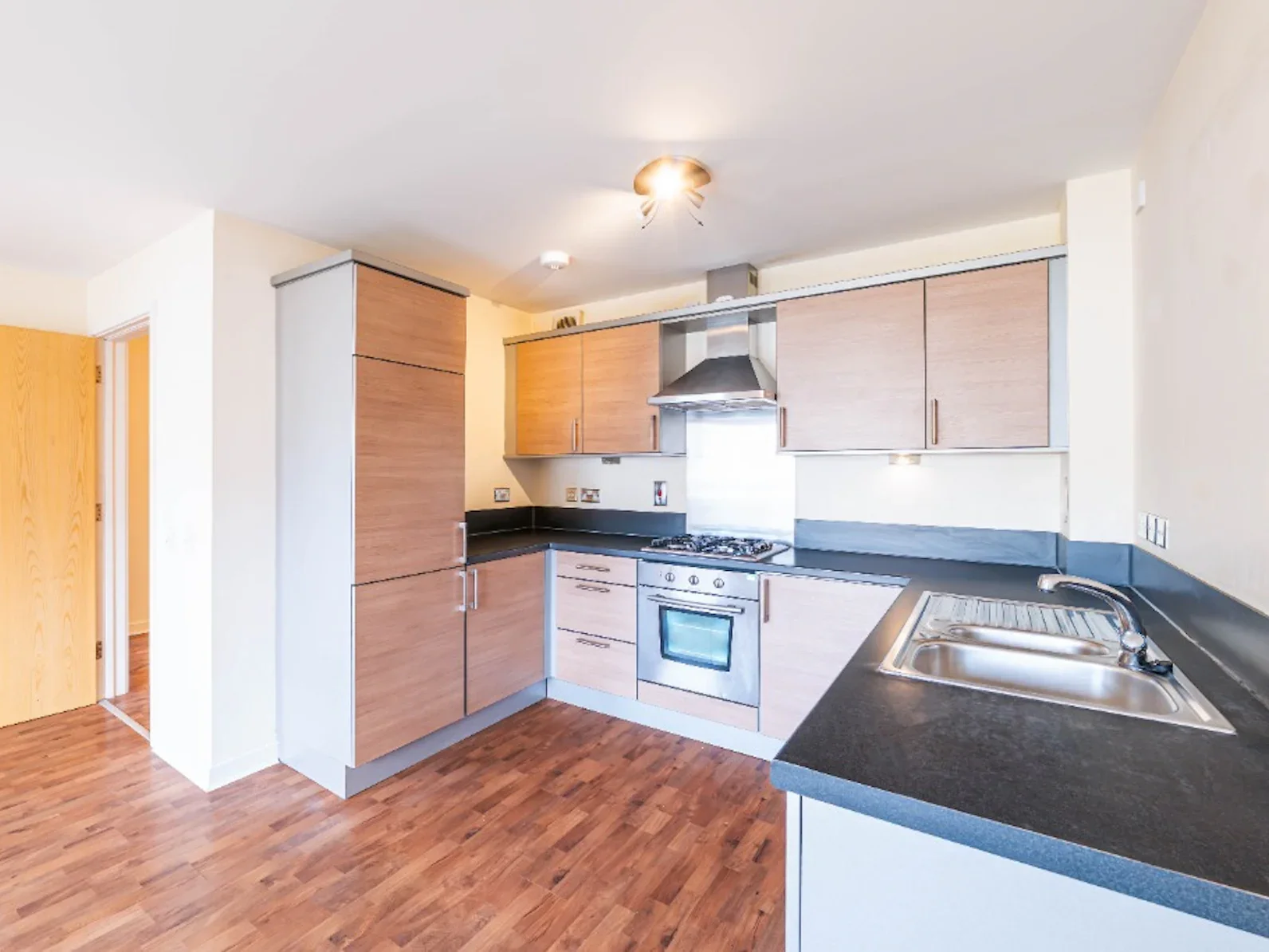 Flat Hawkhill Close in City of Edinburgh