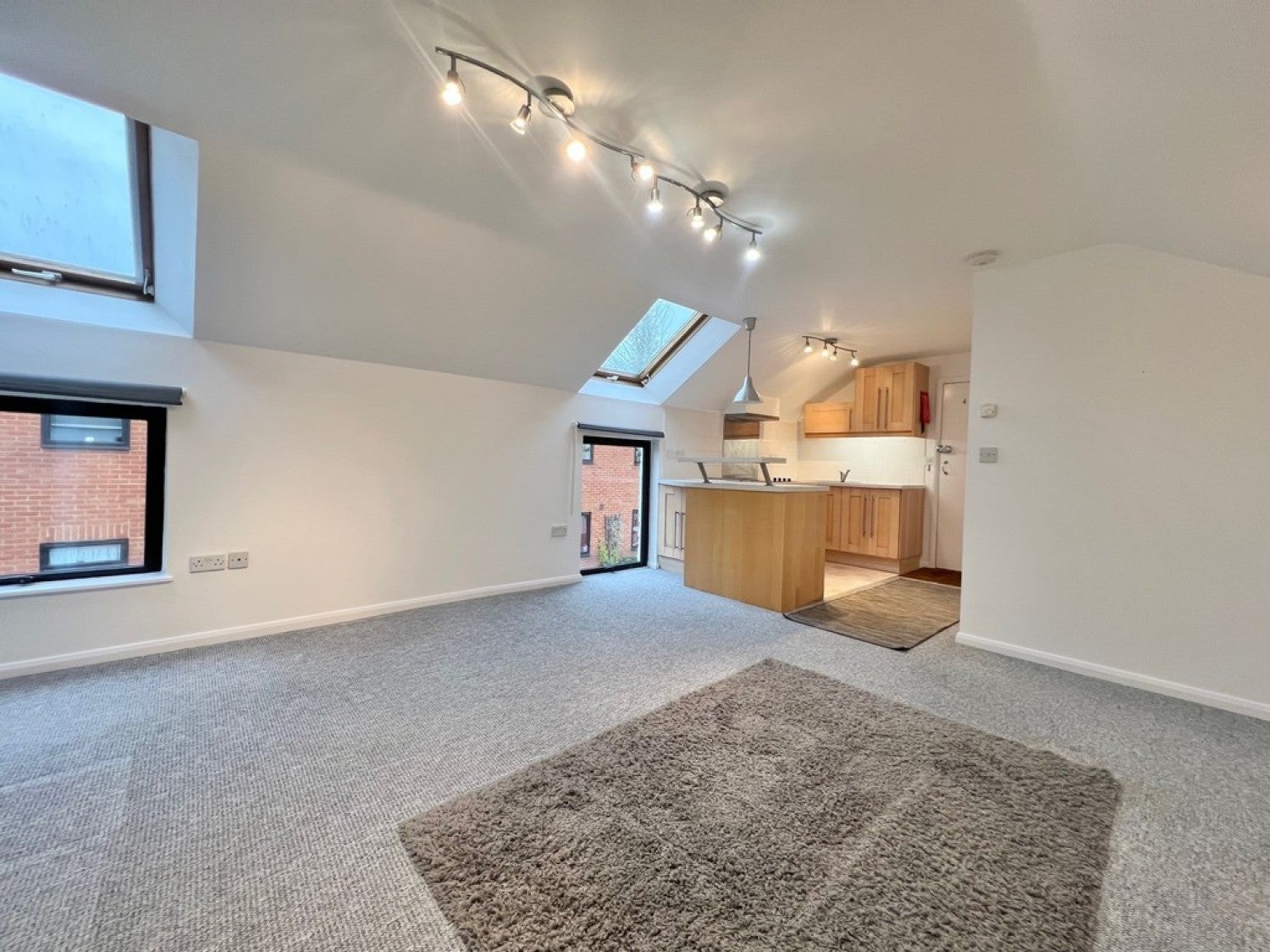 Flat Selsdon Avenue in Greater London