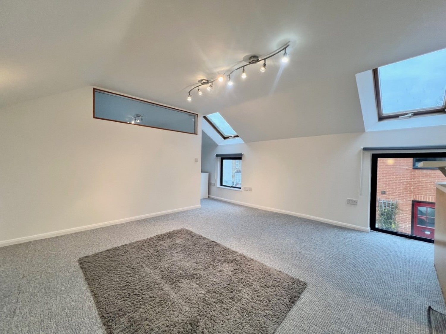 Flat Selsdon Avenue in Greater London