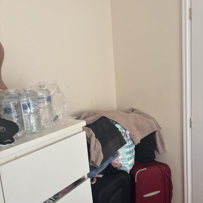 Room Grasshaven Way in Greater London