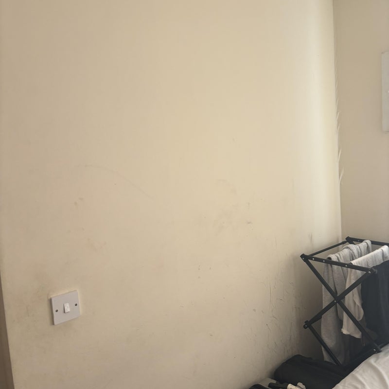 Room Grasshaven Way in Greater London