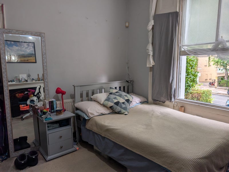 Room Lawford Road in Greater London