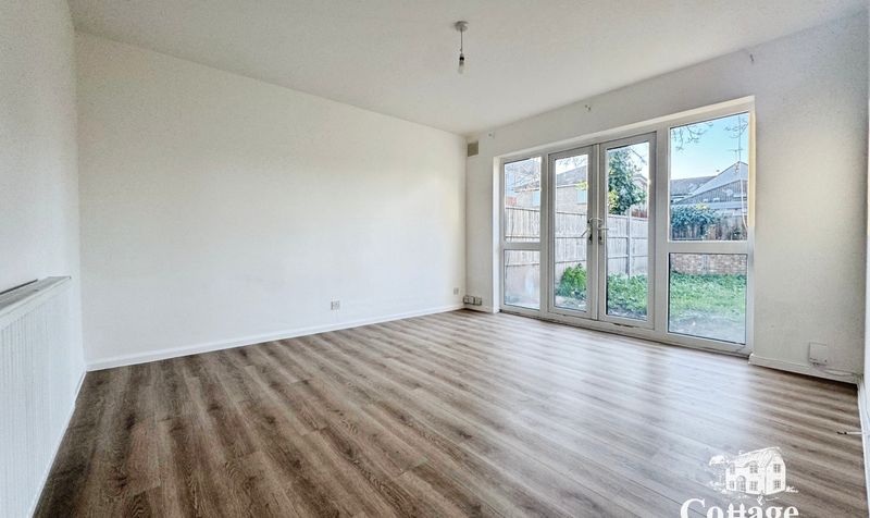 Flat Eagle Close in Greater London