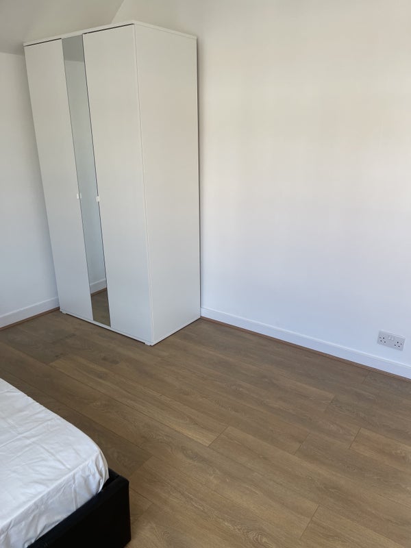Room Acacia Road in Greater London