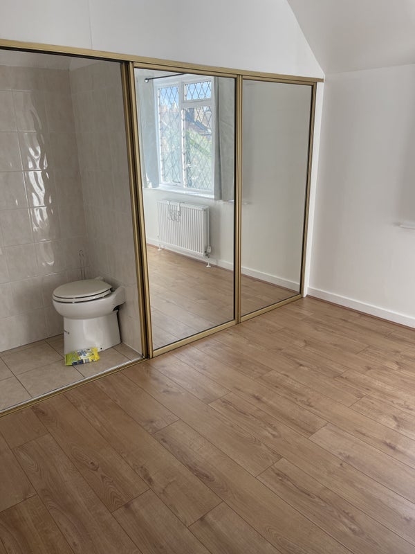 Room Acacia Road in Greater London