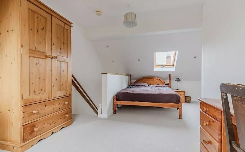 Room Church Road in Kirby Muxloe