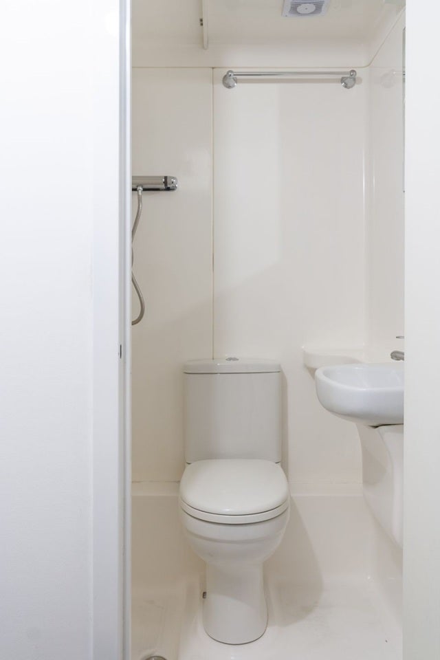 Flat Mapesbury Road in Greater London