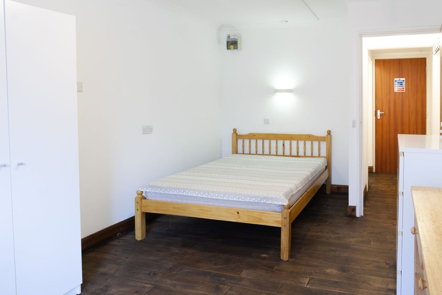 Flat Mapesbury Road in Greater London