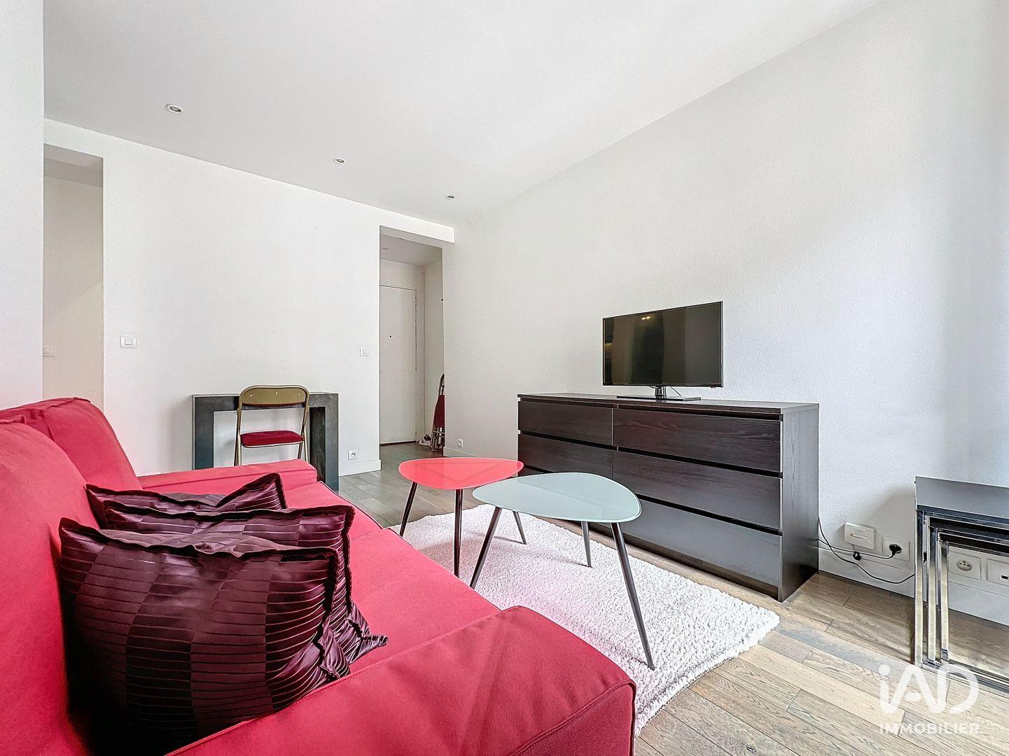 Flat Rue Marie et Louise in Paris