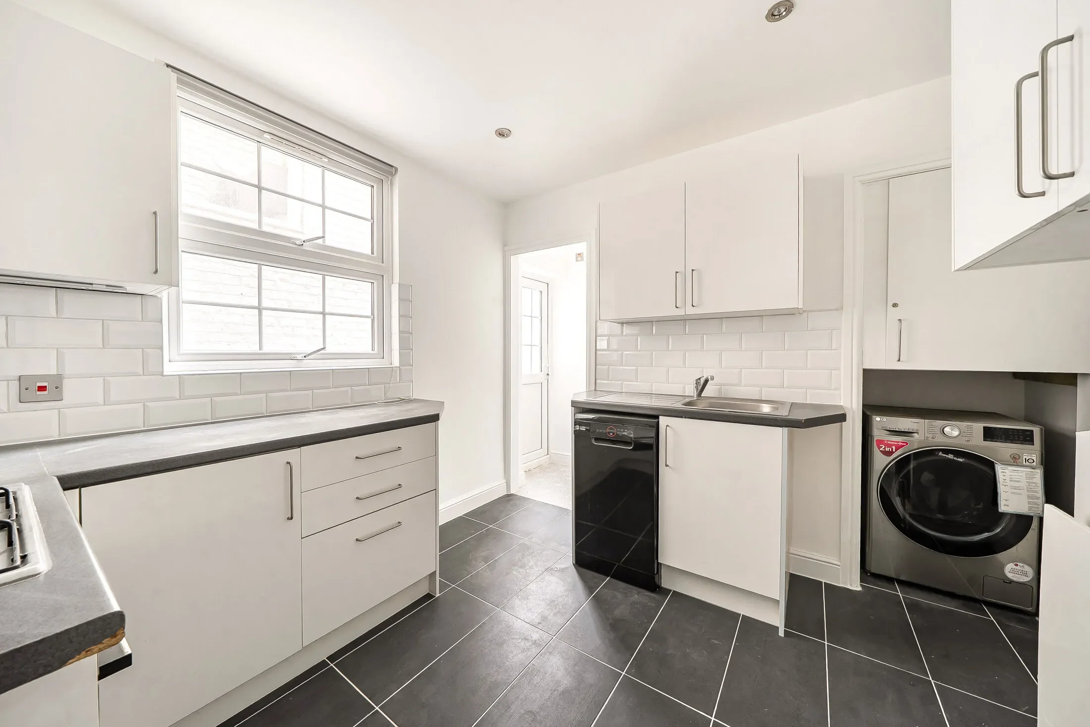 Flat Fielding Road in Greater London