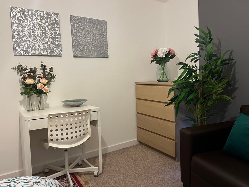 Room Chrisp Street in Greater London