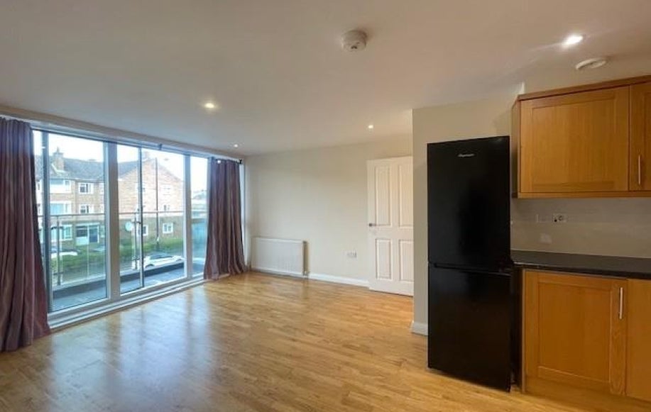 Flat Windsor Close in Greater London