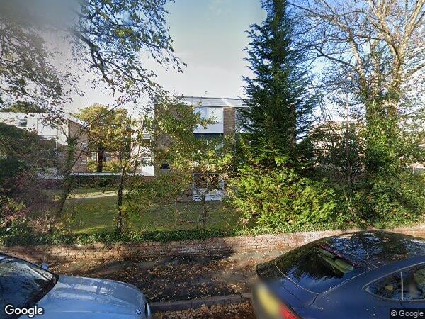 Flat Upper Gordon Road in Surrey Heath