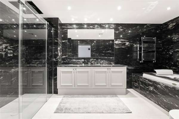 Flat Lancaster Gate in City of Westminster
