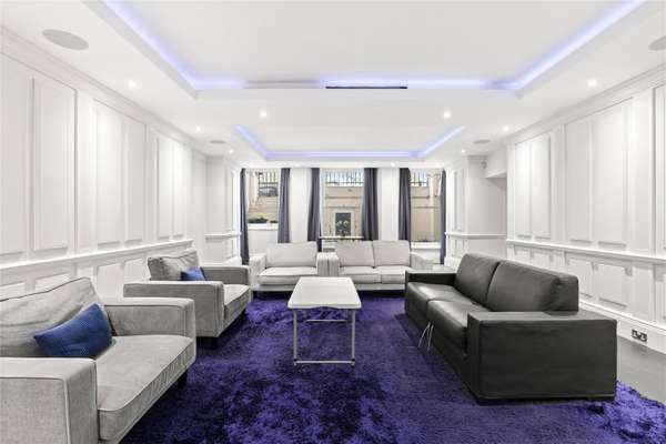 Flat Lancaster Gate in City of Westminster