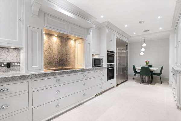 Flat Lancaster Gate in City of Westminster