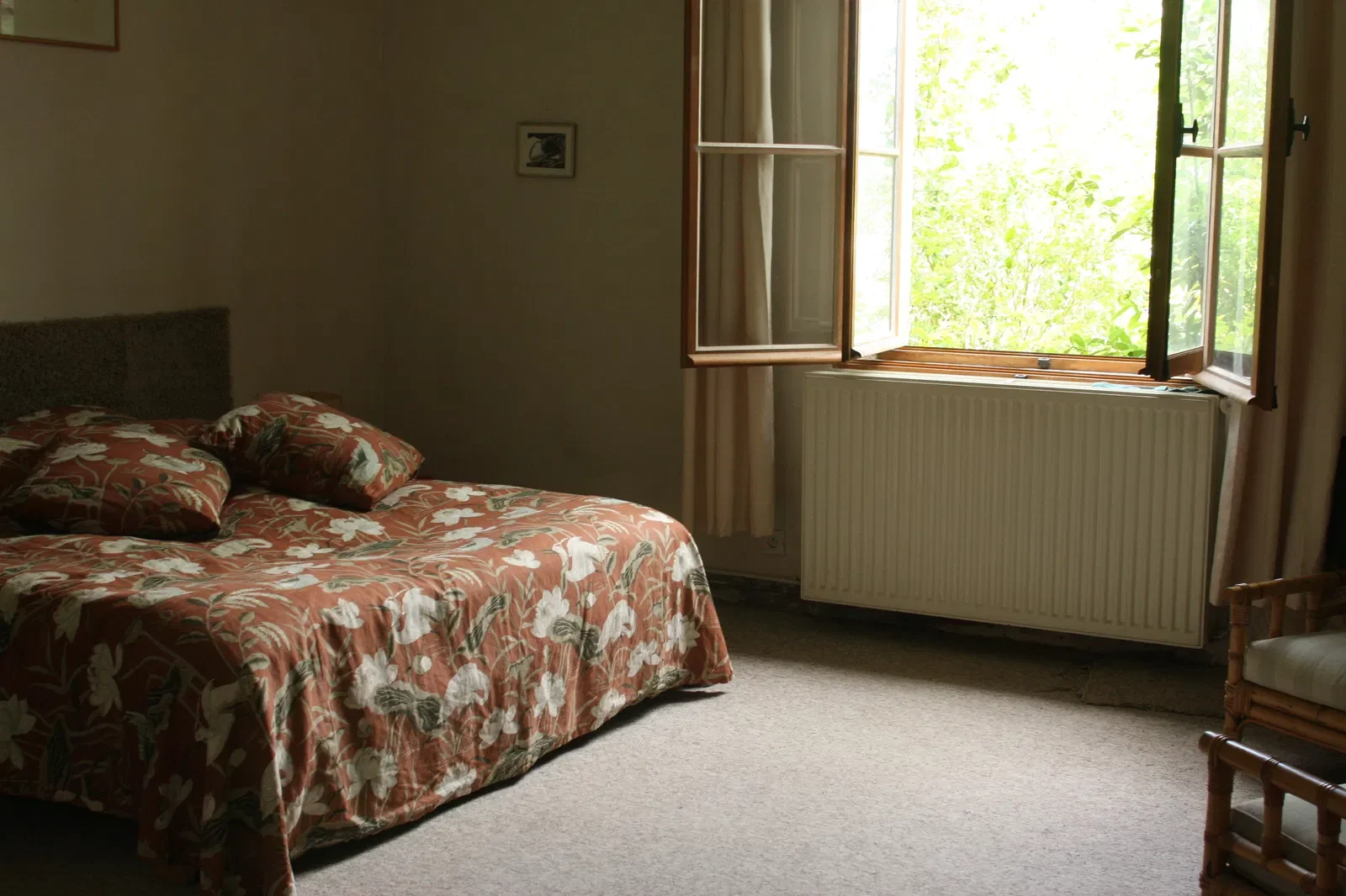 Room D 983 in Bourdonné