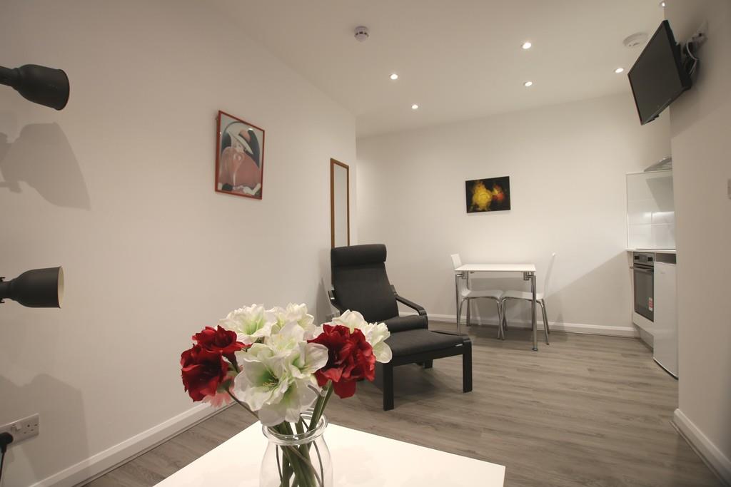 Flat Howard Road in Greater London