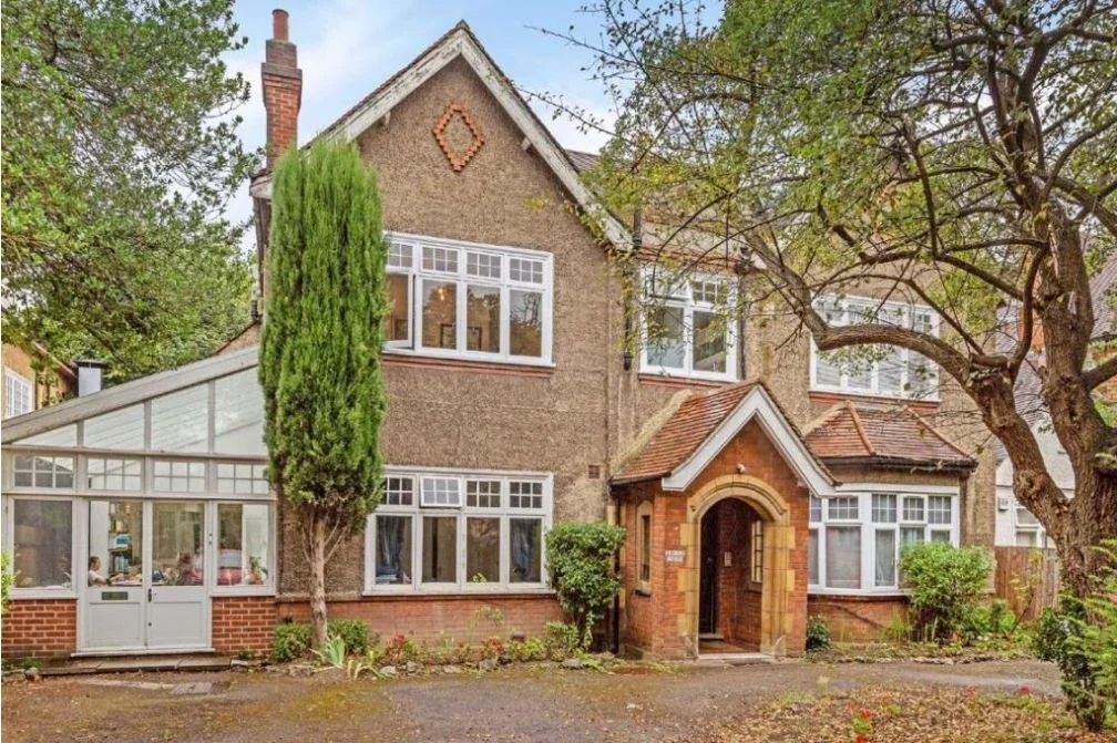 Flat Rathmell Drive in Greater London