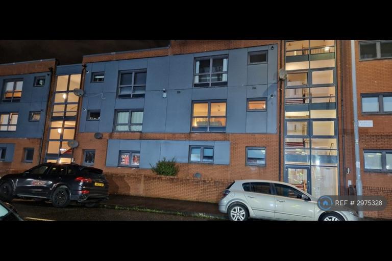 Flat Muirend Avenue in Glasgow