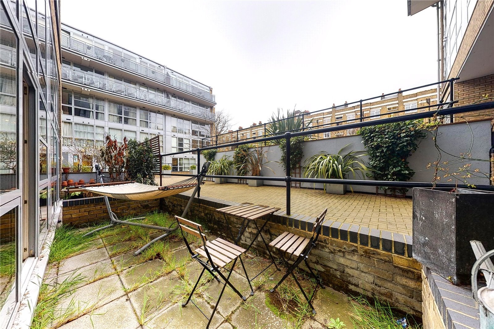 Flat Lant Street in Greater London