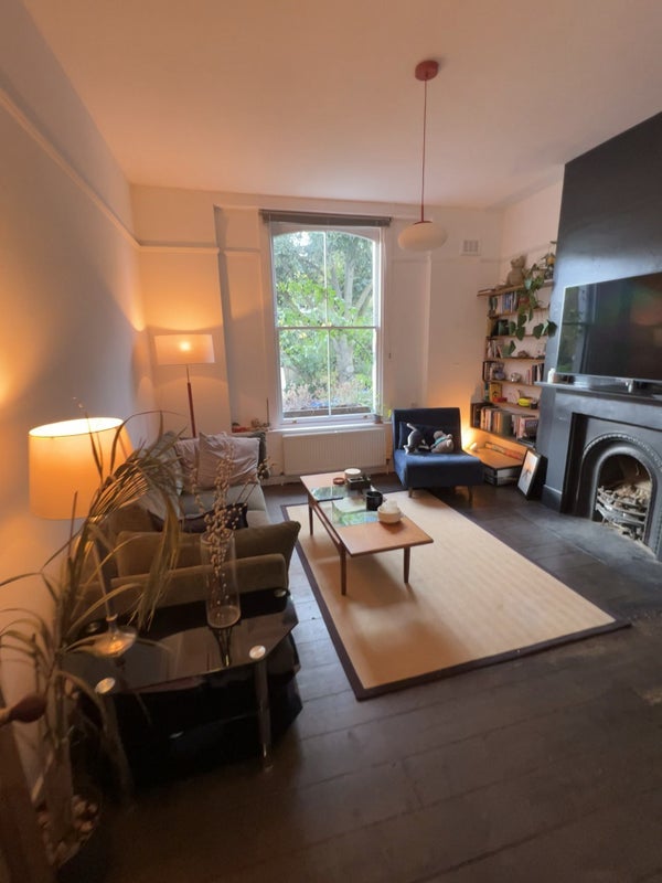 Room Cecilia Road in Greater London