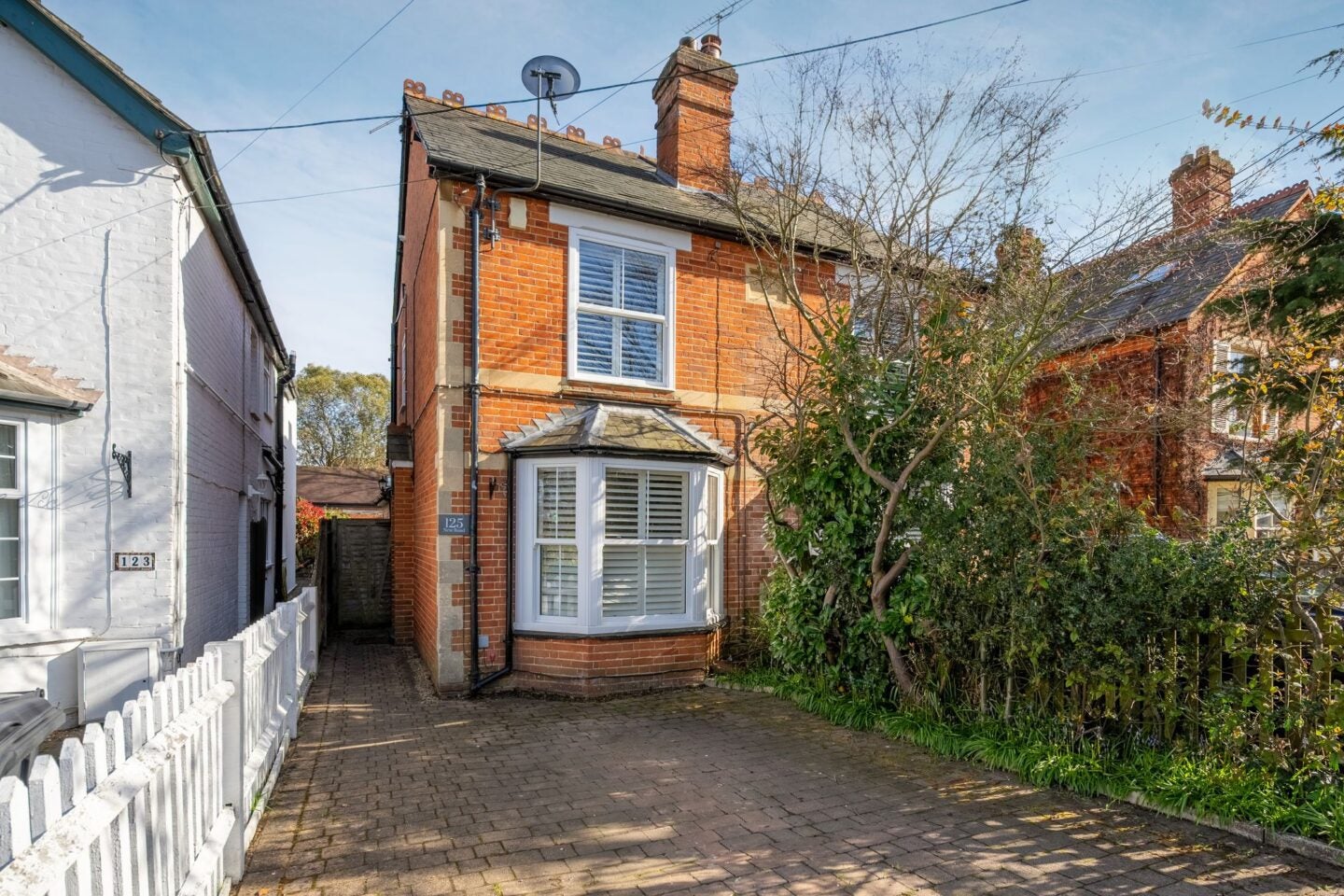 House New Road in Woodside