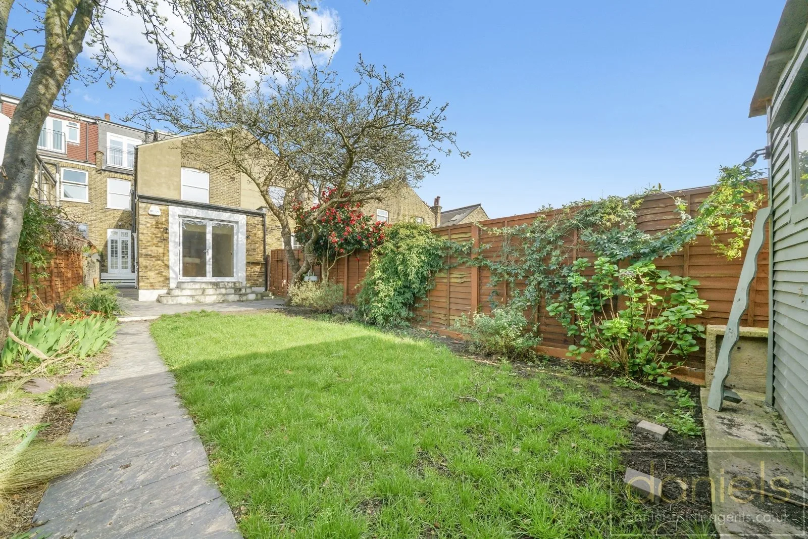 House Hanover Road in Greater London