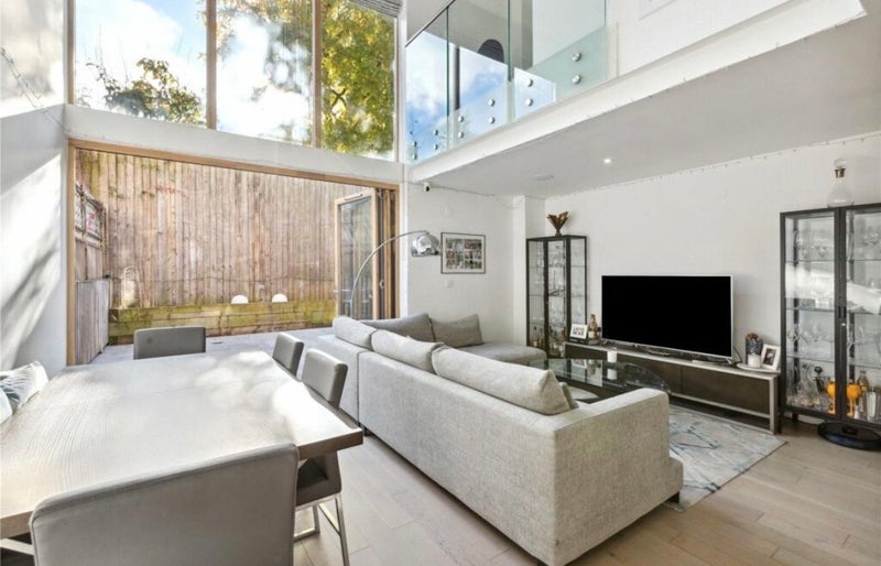 Room Vinery Way in Greater London
