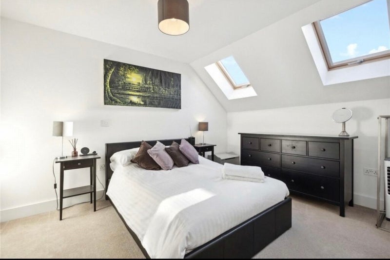 Room Vinery Way in Greater London