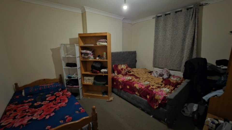 Room Toronto Road in Greater London